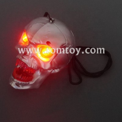 New LED Flashing Jumbo Light up Skull Necklace for Halloween